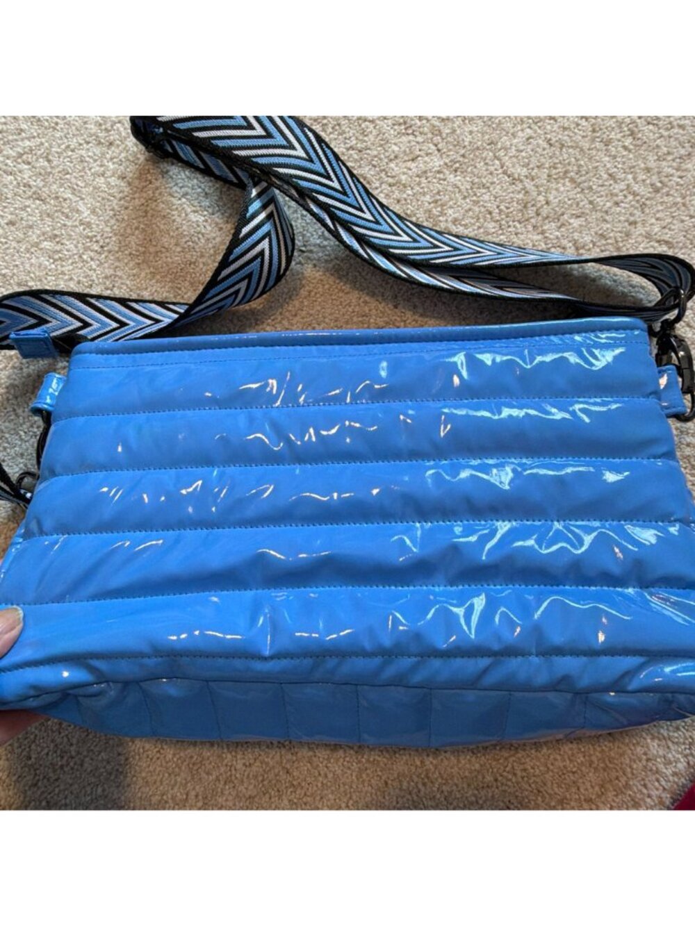 Think Royln Bank Street Bright Blue Quilted Puffer Crossbody Purse Chevron Strap - Picture 5 of 8